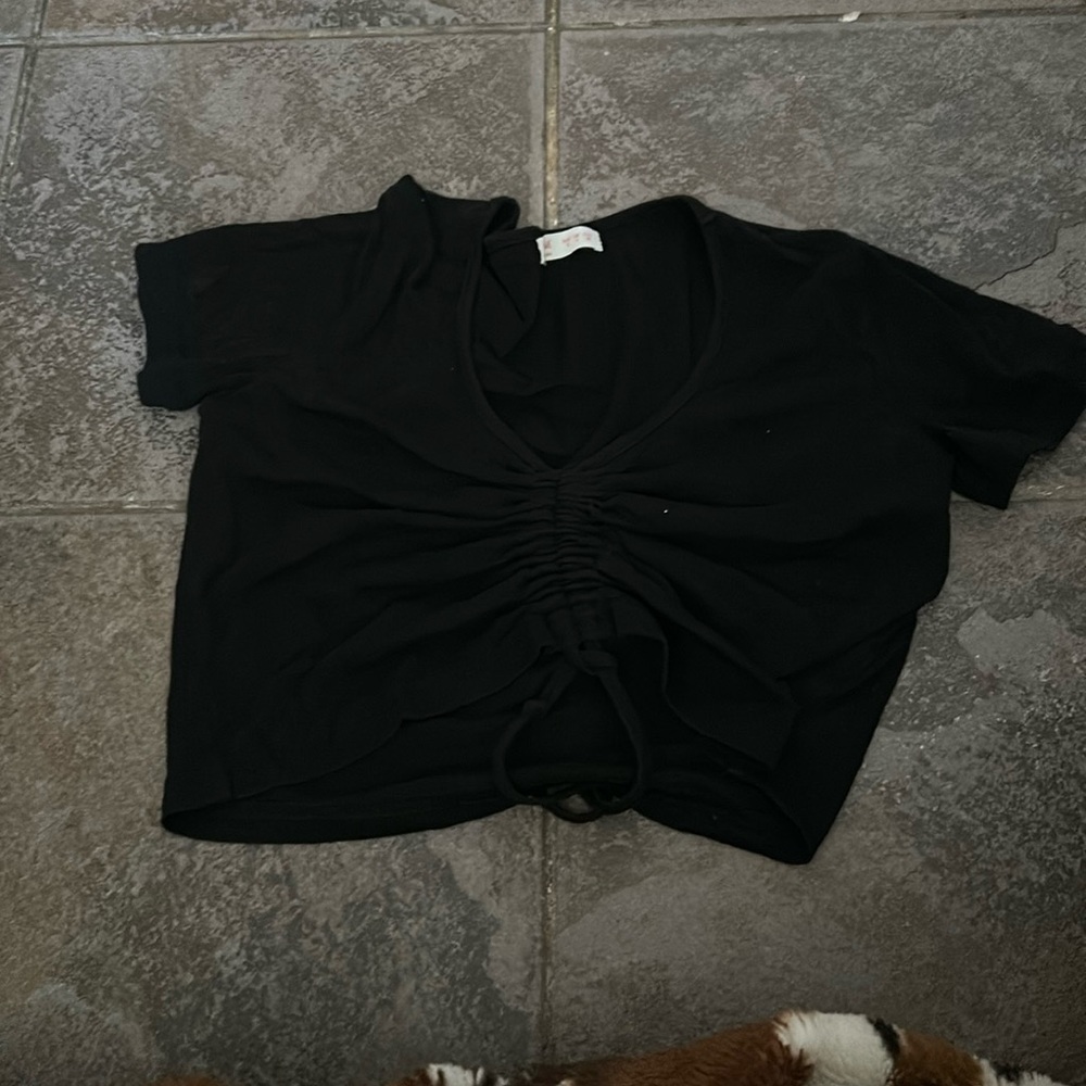 black string custom crop